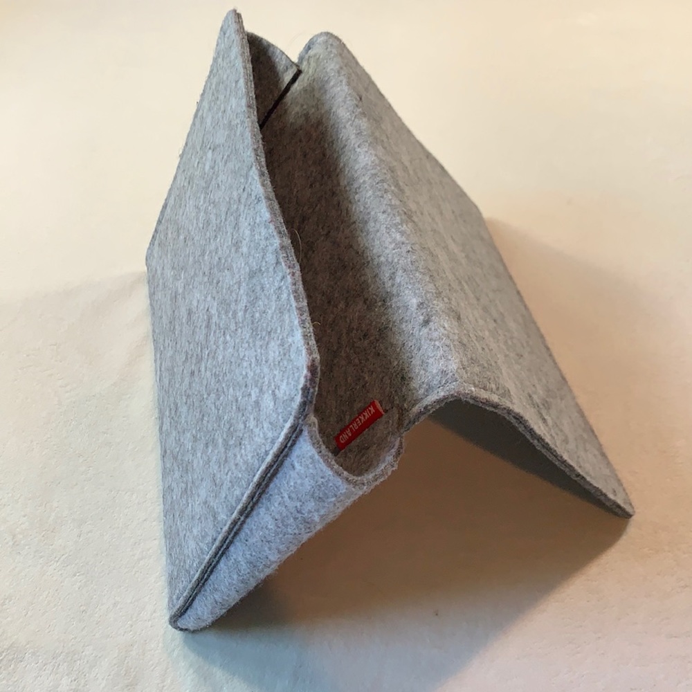 Kikkerland Bedside storage pocket